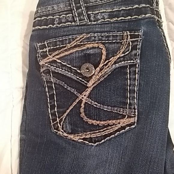 Silver Jeans - Picture 2 of 3